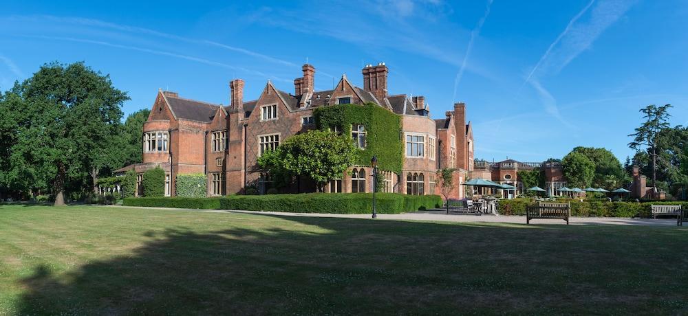 Warren House Hotel Kingston upon Thames  Exterior photo